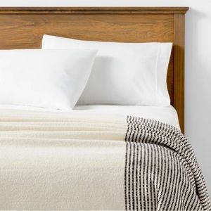 Tasseled oversized throw blanket